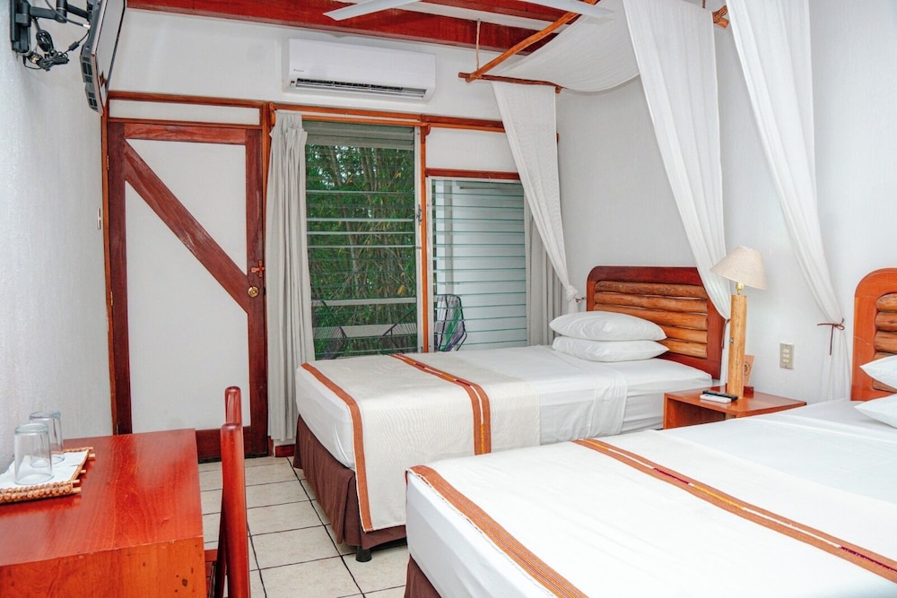 Hotel Maya Internacional 9/58