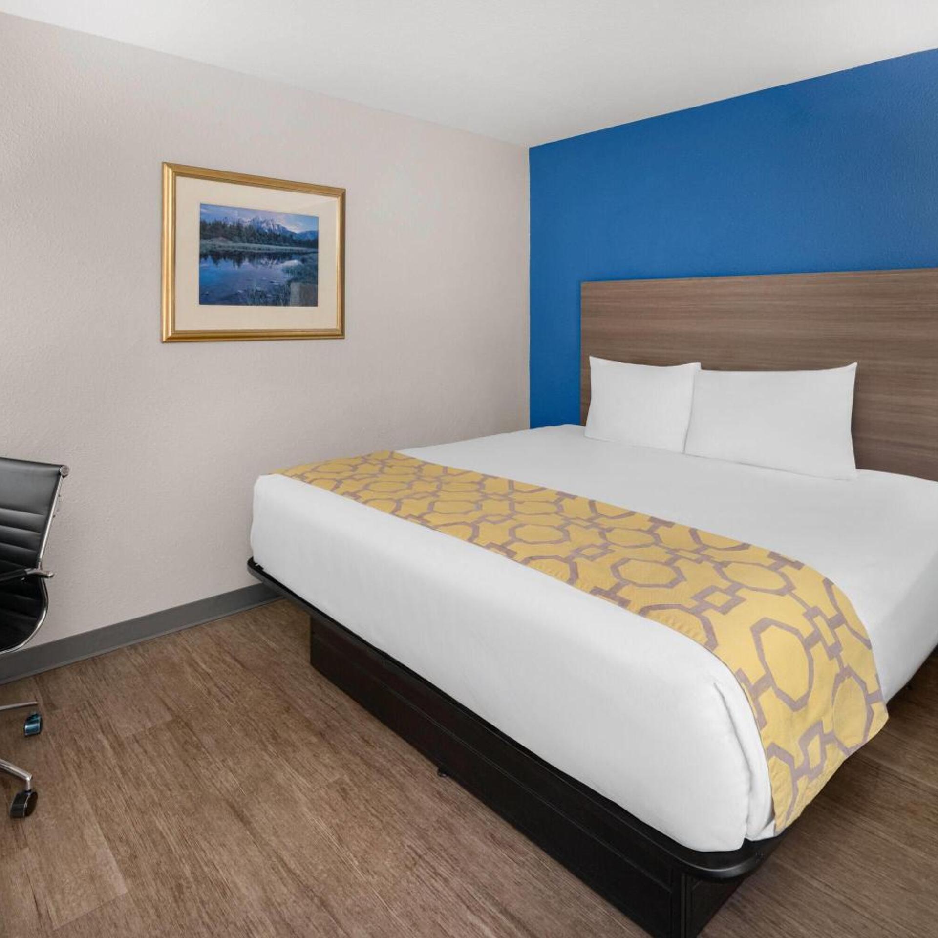 1 Bedroom, Suite, King Bed, Queen Bed