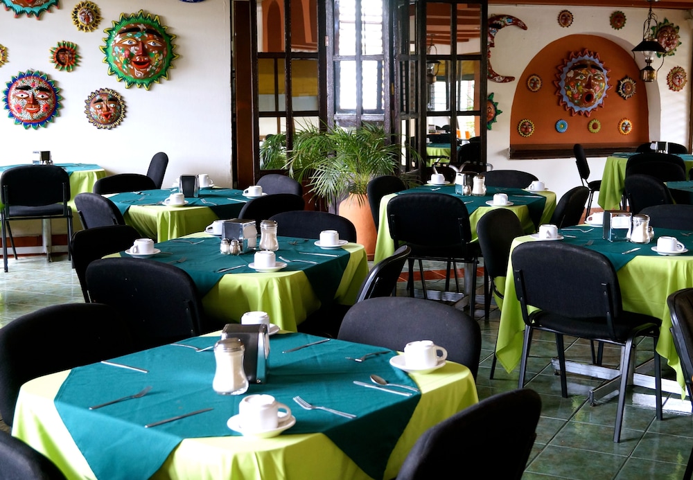 Villa del Sol and Suites 45/62