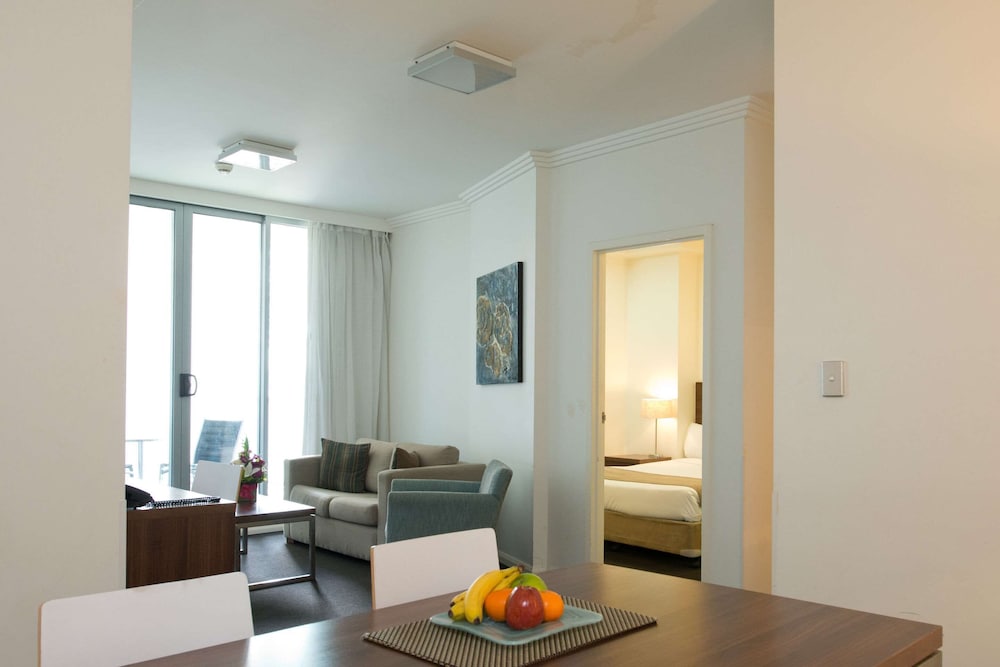 Apx World Square Apartments 42/52