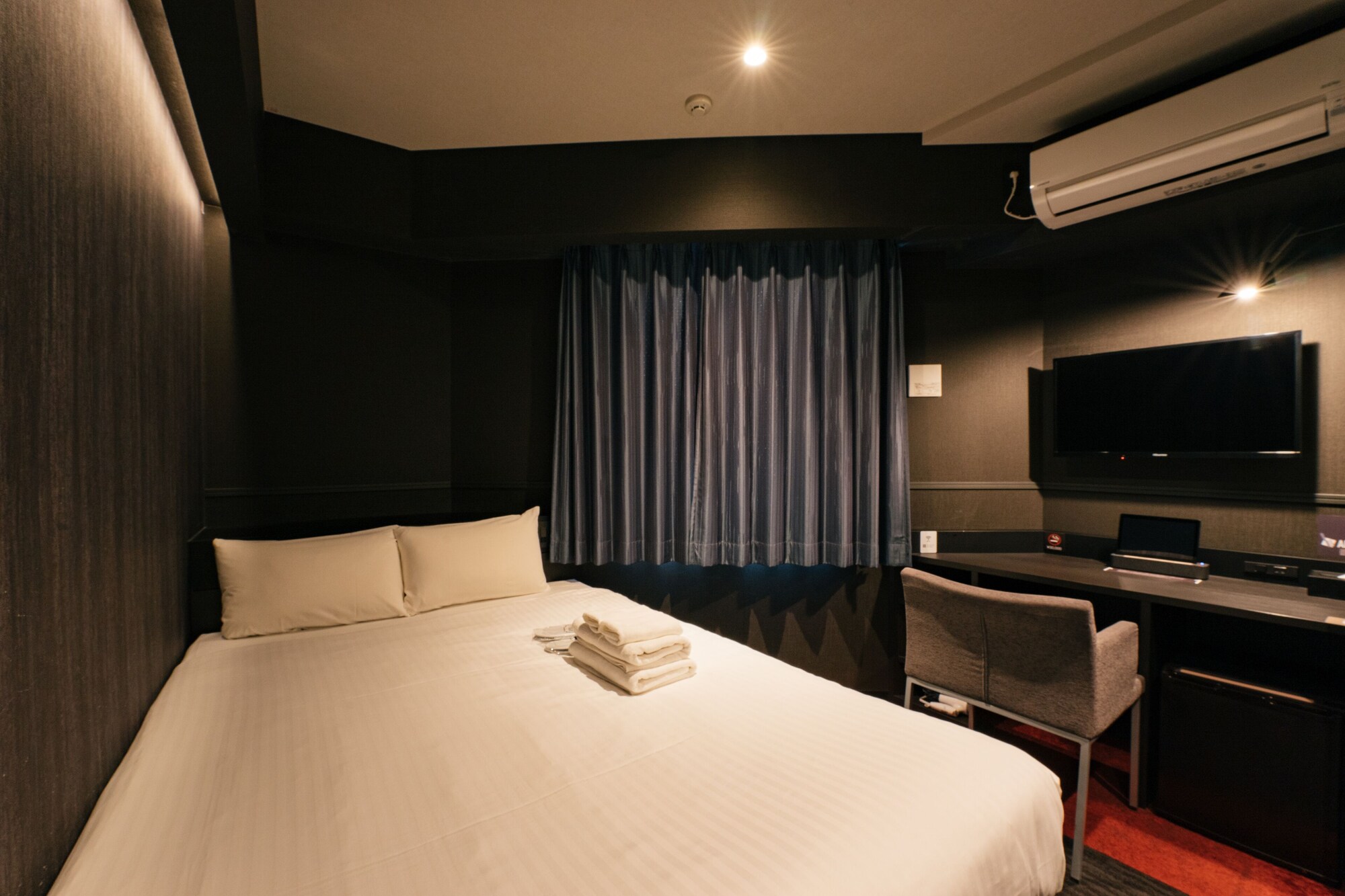 SUPERIOR, DOUBLE BED