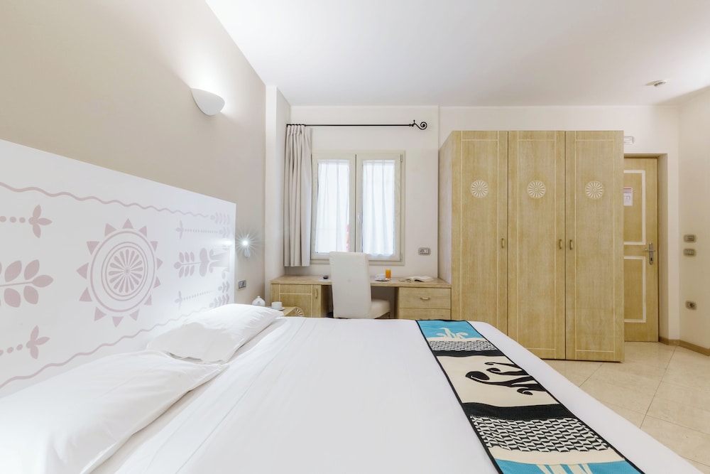 ROOM, TRIPLE