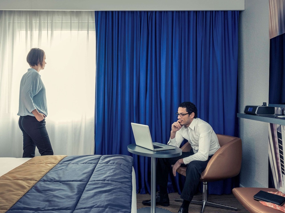 Mercure Paris Massy Gare TGV 32/76