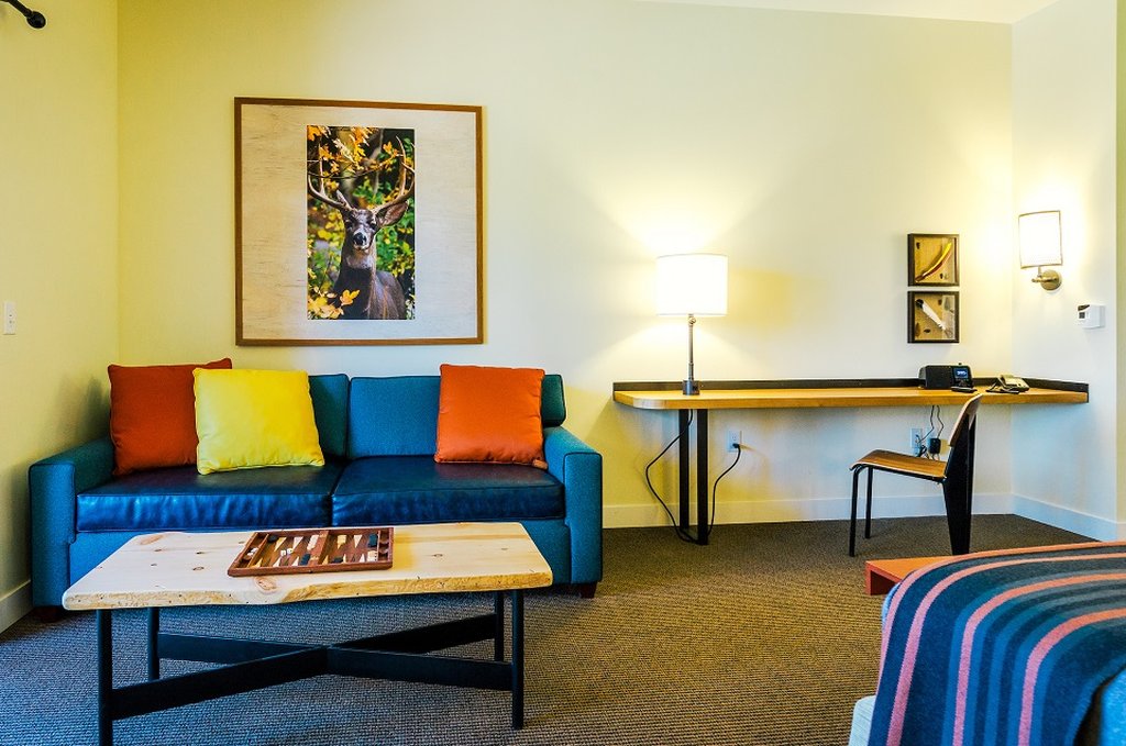 Rush Creek Lodge at Yosemite 14/23