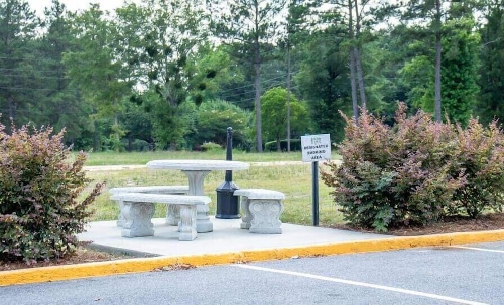 Econo Lodge Vidalia, GA 43/50