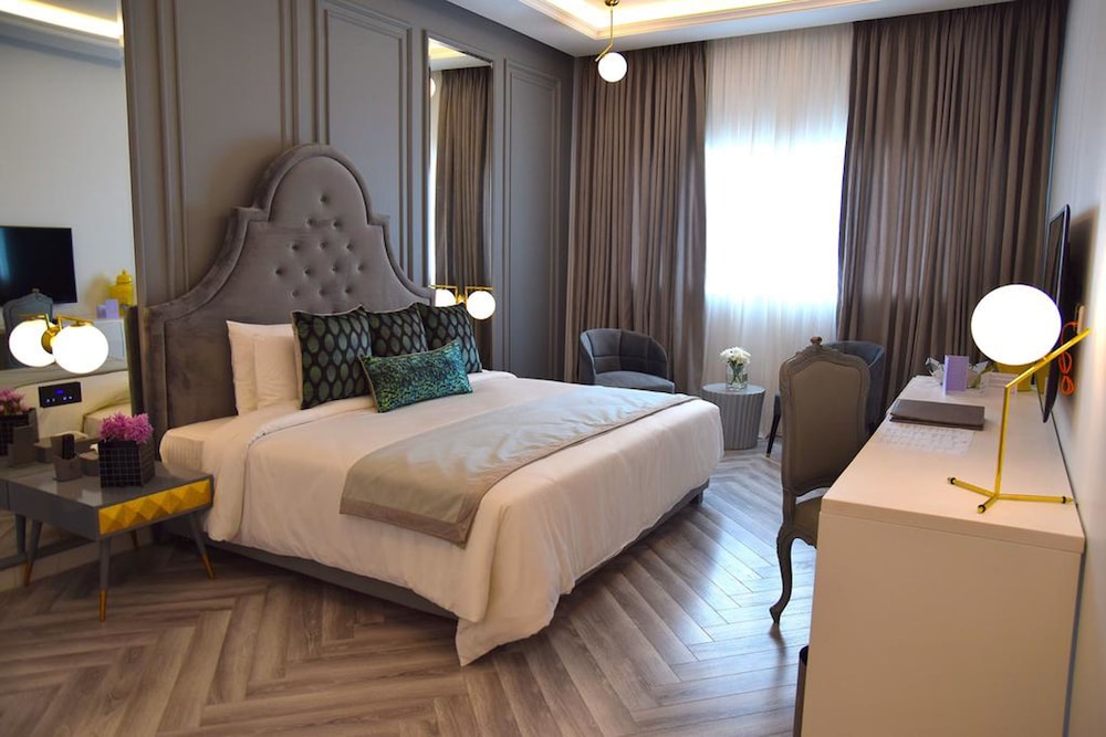 The Nishat Hotel Johar Town 19/50