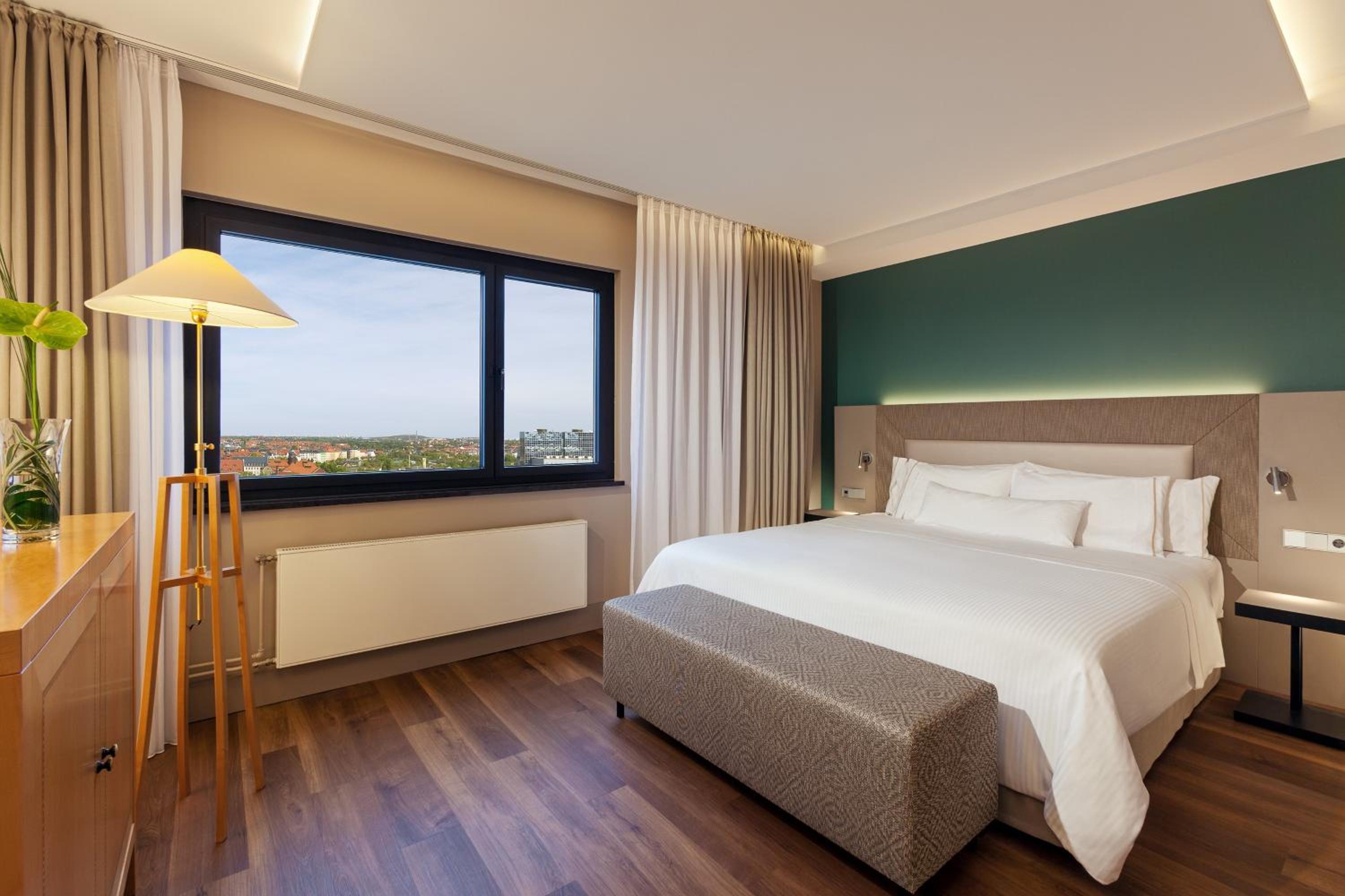 1 Bedroom, Executive, Suite, King Bed, City View, Top Floor