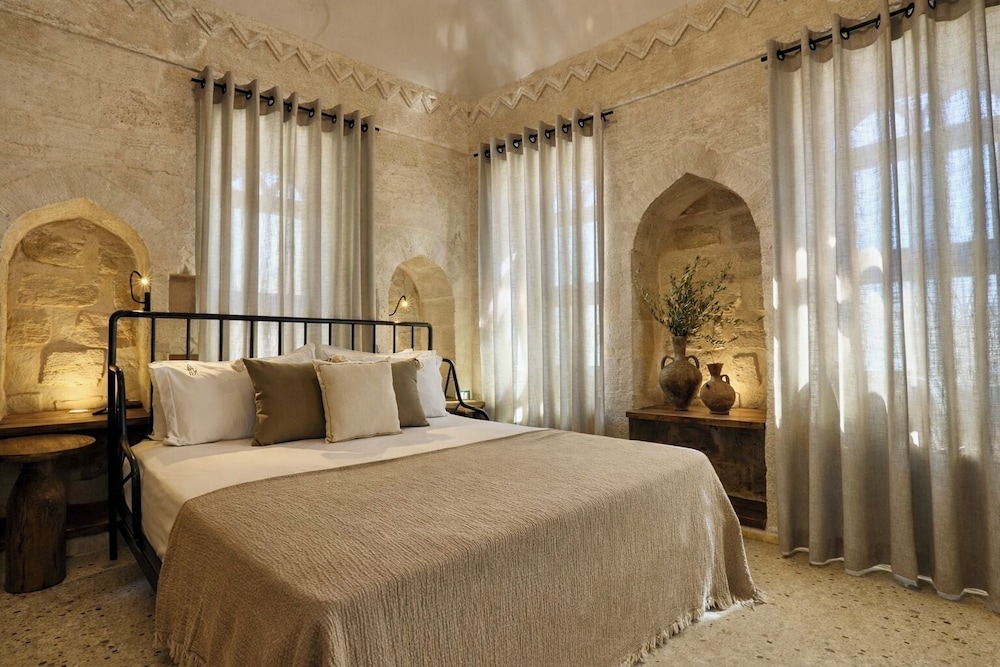 Deluxe, Double Bed, Courtyard View, Private Bathroom