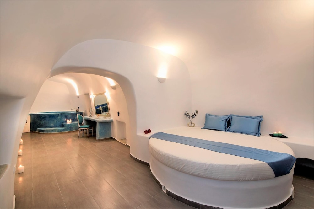 DELUXE, SUITE, PRIVATE POOL