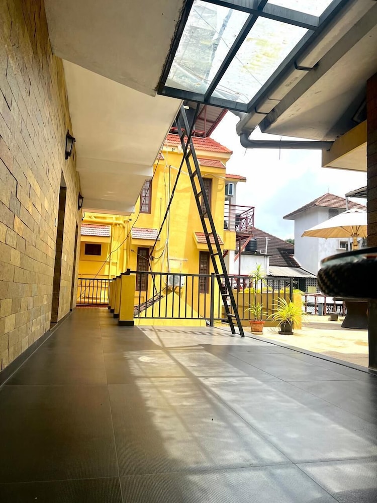Hotel Fort Kochi Beach Inn 58/72
