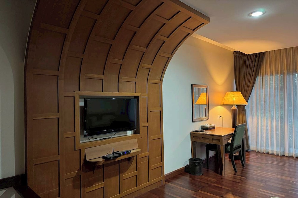 Taman Spa Resort 63/70