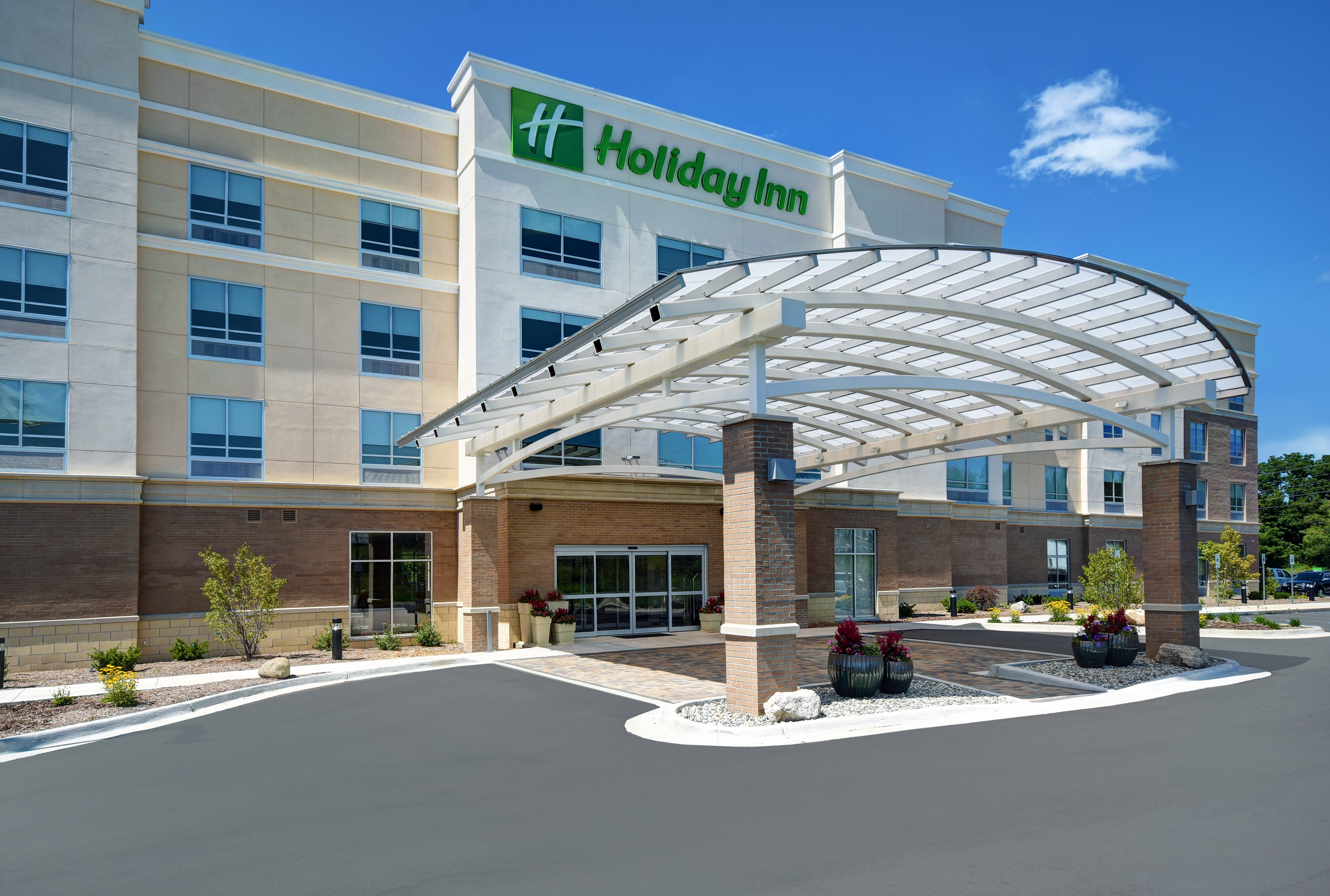 Holiday Inn Grand Rapids North 66/71