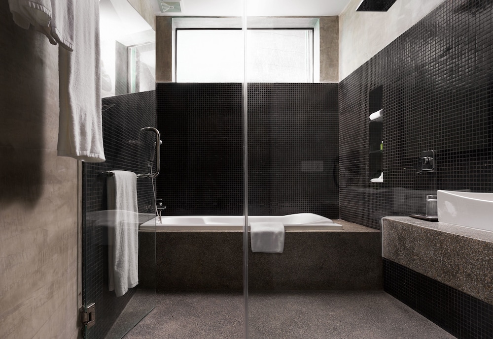 SK Residence 63/63