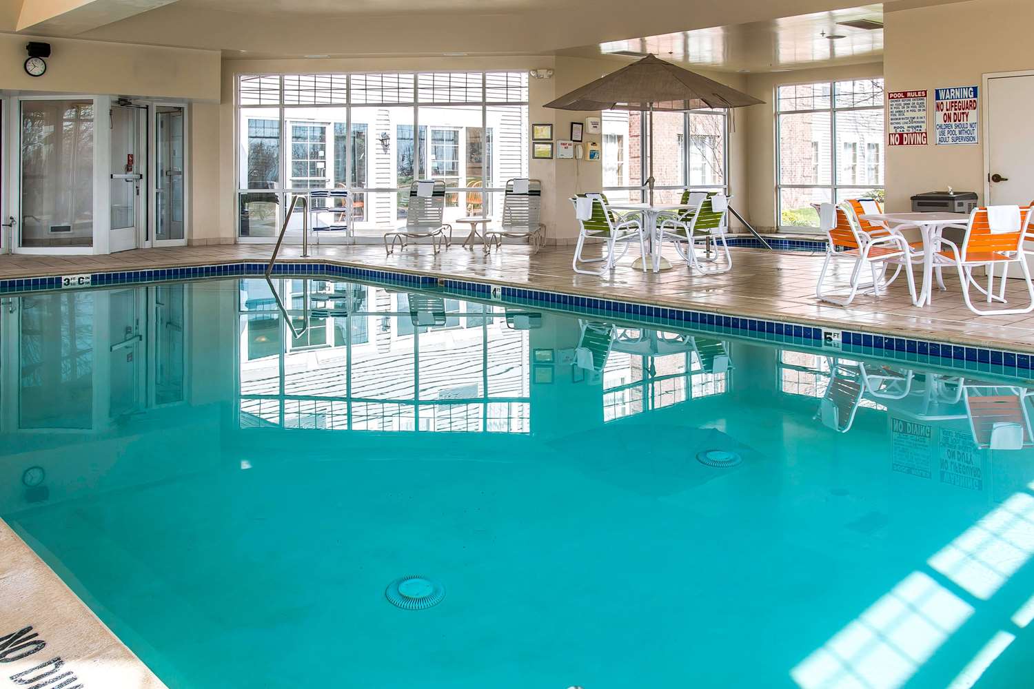 Comfort Inn Chelsea, MI 20/24