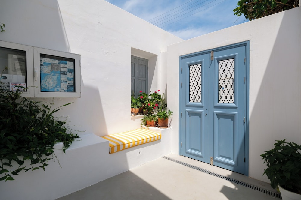Pelican Paros 6/50