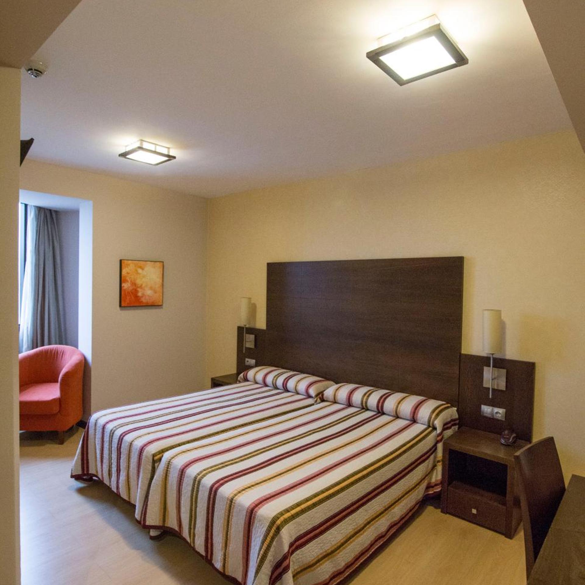 Room, Double or Twin Bed