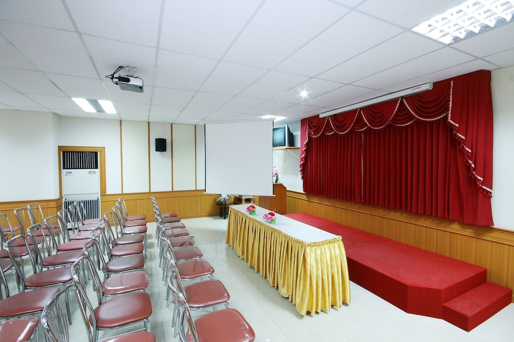 P.A. Place Hotel 32/38