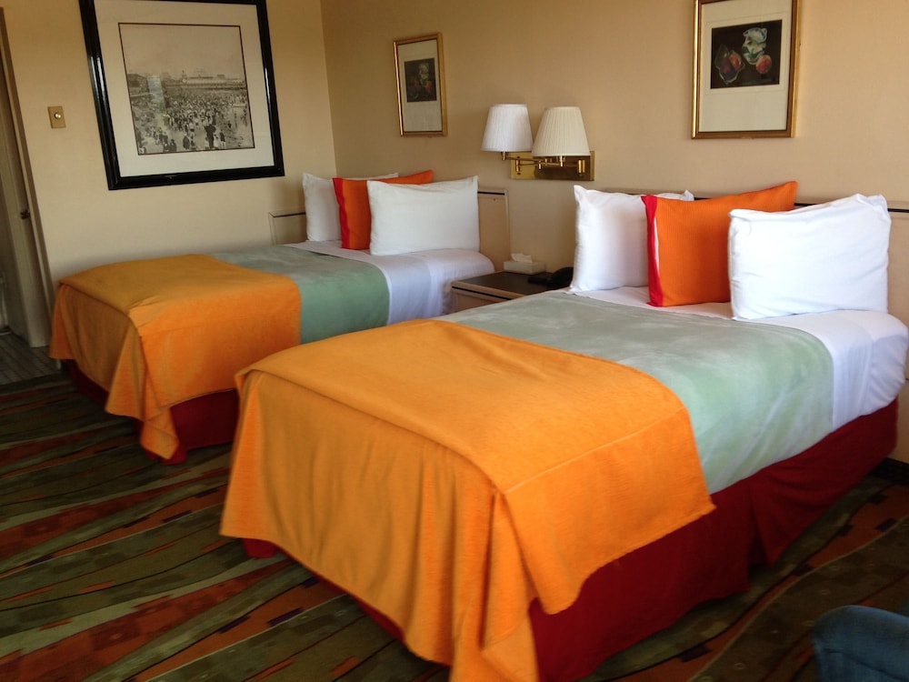 Super 8 by Wyndham Hazleton 10/33