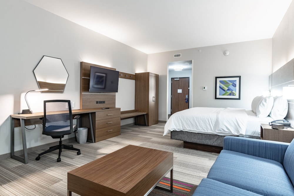 Holiday Inn Express And Suites Moundsville 25/61