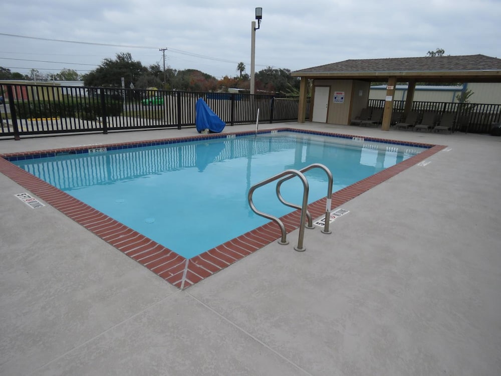Motel6 Rockport, TX 43/58