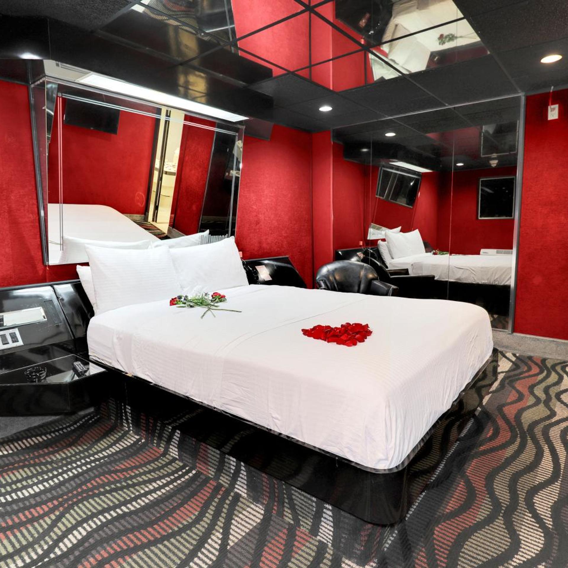 Hollywood Motel 22/42