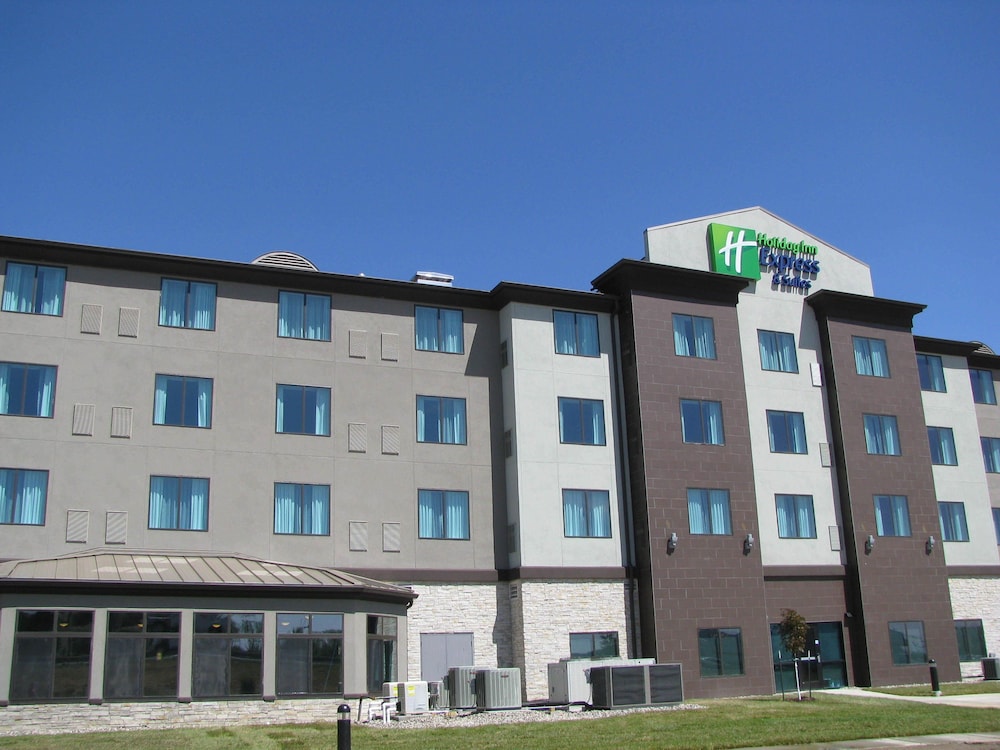 Holiday Inn Express Hotel Suites Kansas City Airport 5/72
