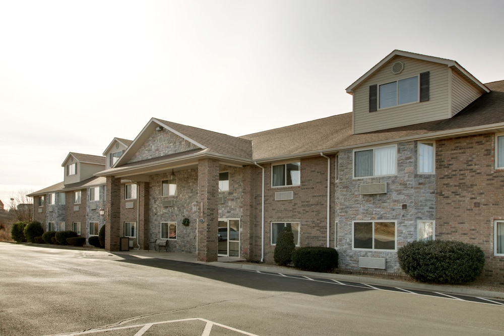 All Towne Suites 2/54
