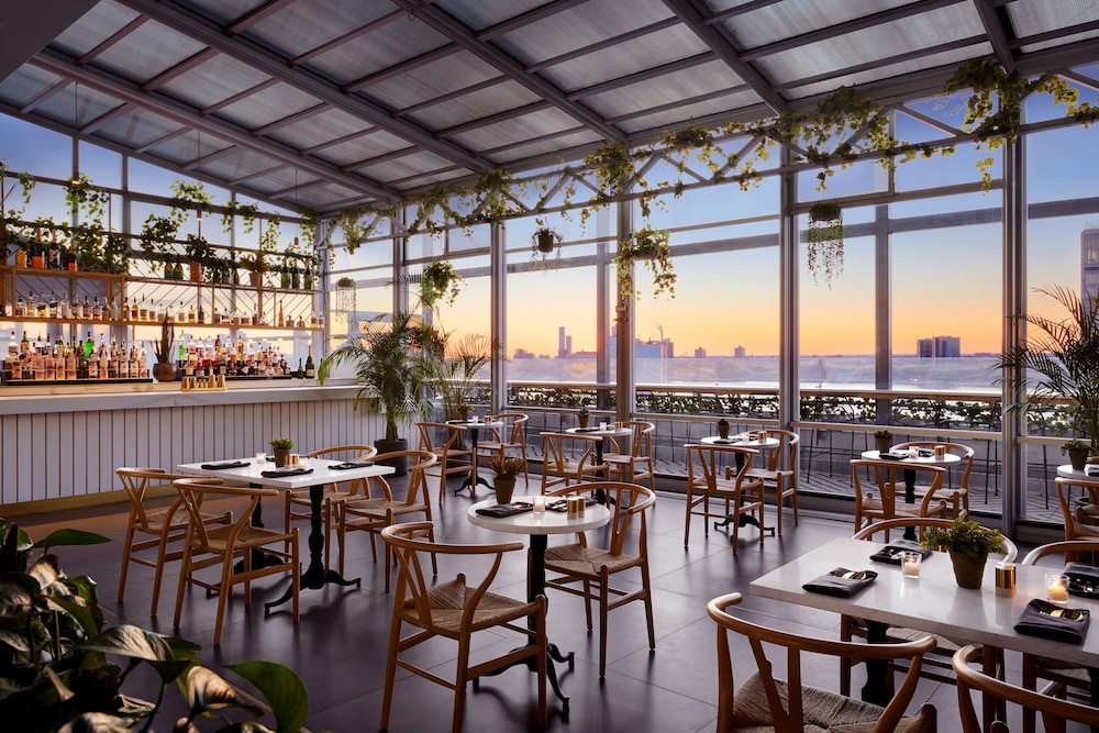 Gansevoort Meatpacking 61/77