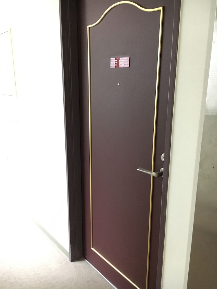 Aoi Business Hotel 26/52
