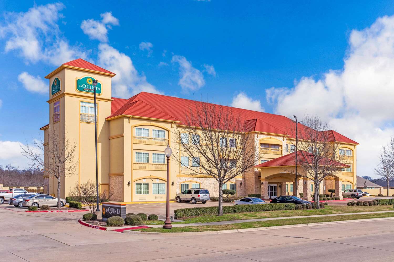 La Quinta Inn & Suites by Wyndham Ennis 45/50