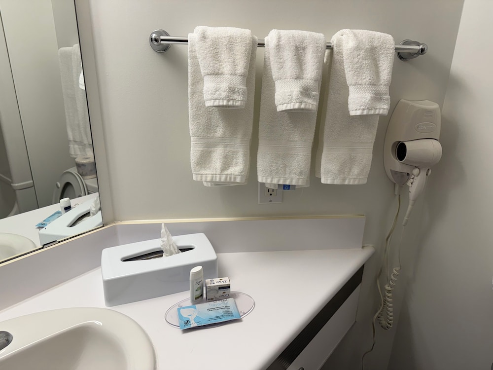 Days Inn by Wyndham Stony Plain 43/44