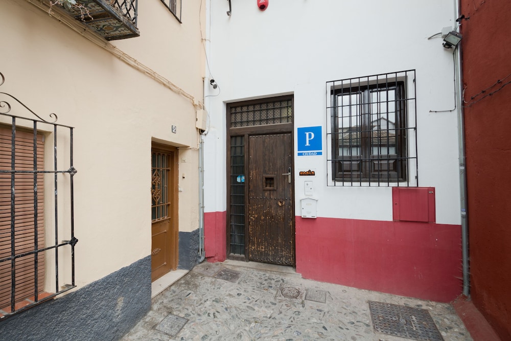 Oasis Backpackers Hostel Granada 7/50