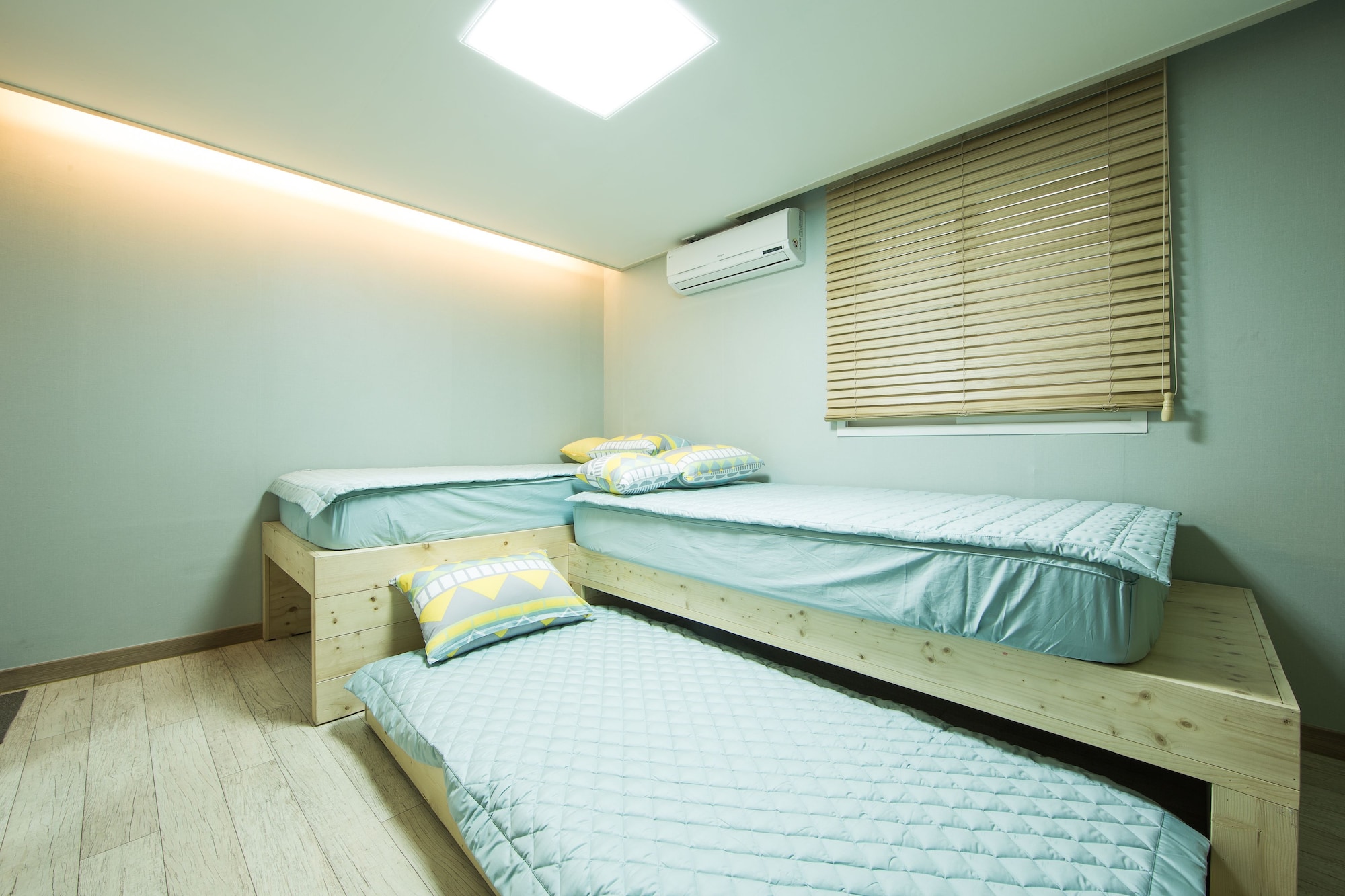 ROOM, TRIPLE