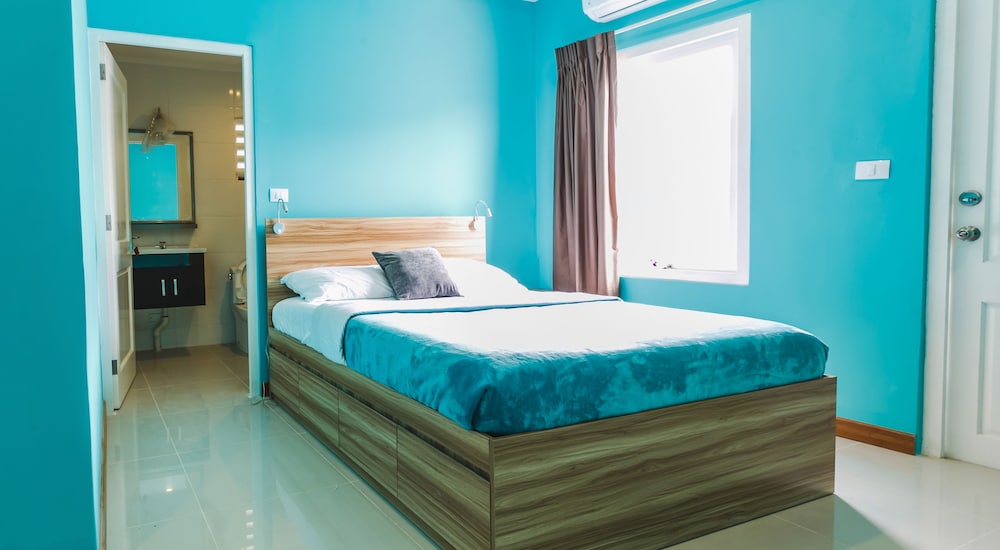 Classic, Queen Bed, Balcony