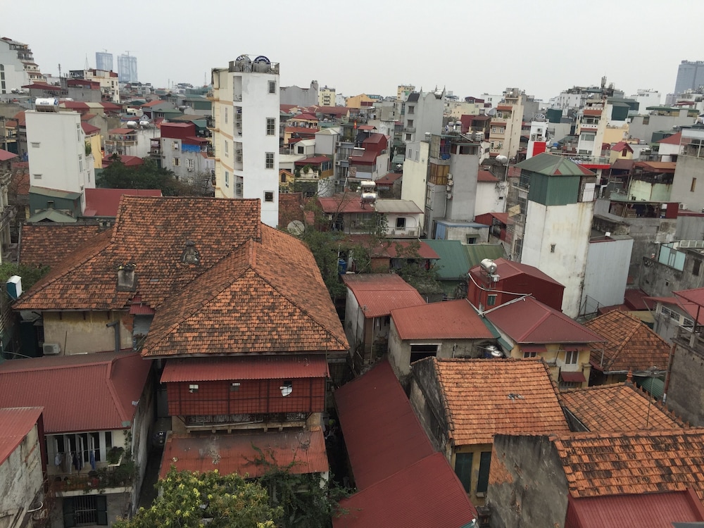 Bespoke Trendy Hotel Hanoi 48/50