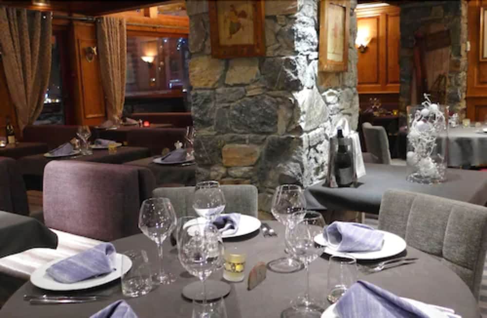 Les Campanules Hotel Restaurant 48/60
