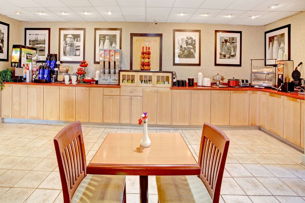 Ramada By Wyndham West Memphis 6/25
