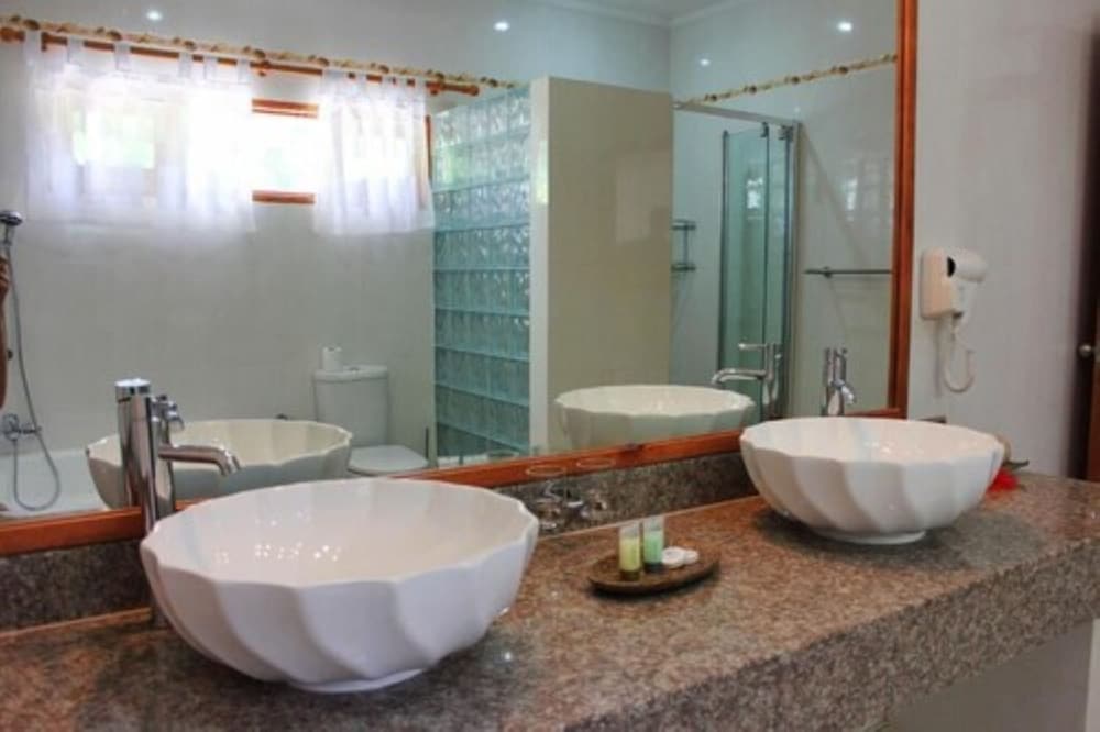 Villas De Mer Hotel 33/71