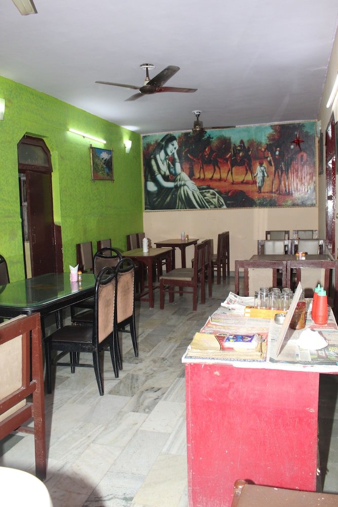 HOTEL RAJ BED AND BREAKFAST 26/36