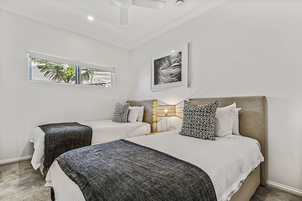 THE LOOKOUT RESORT 14/74