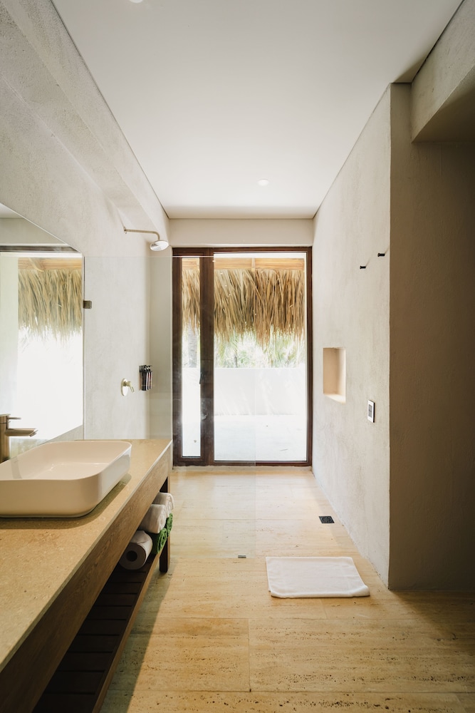 Naio Hotel 49/50