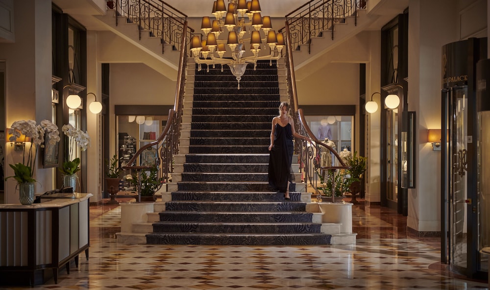Fairmont Le Montreux Palace 10/75