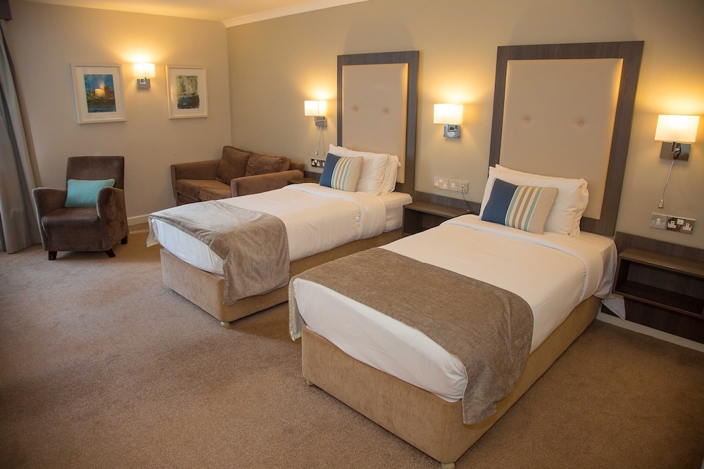 WESTLODGE HOTEL 4/34