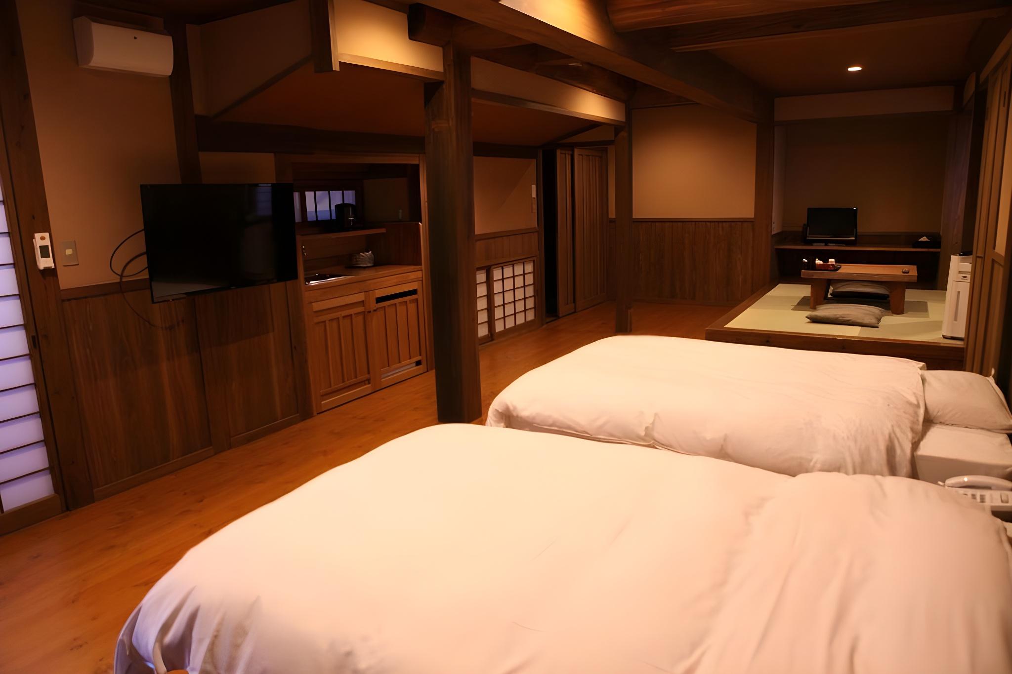 Japanese Western, Bathtub, North Wing