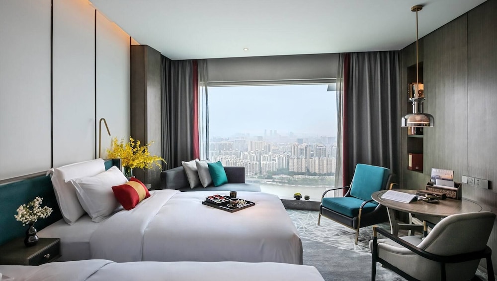 Elegant Hotel (Zhujiang New Town Canton Tower) 7/48