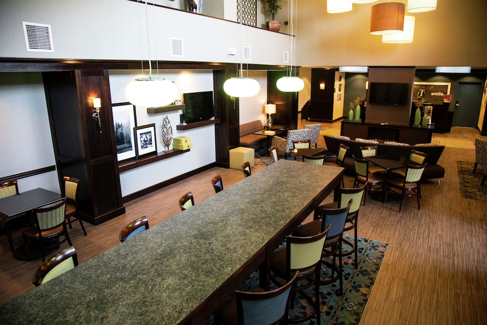 Hampton Inn and Suites Sharon 35/62
