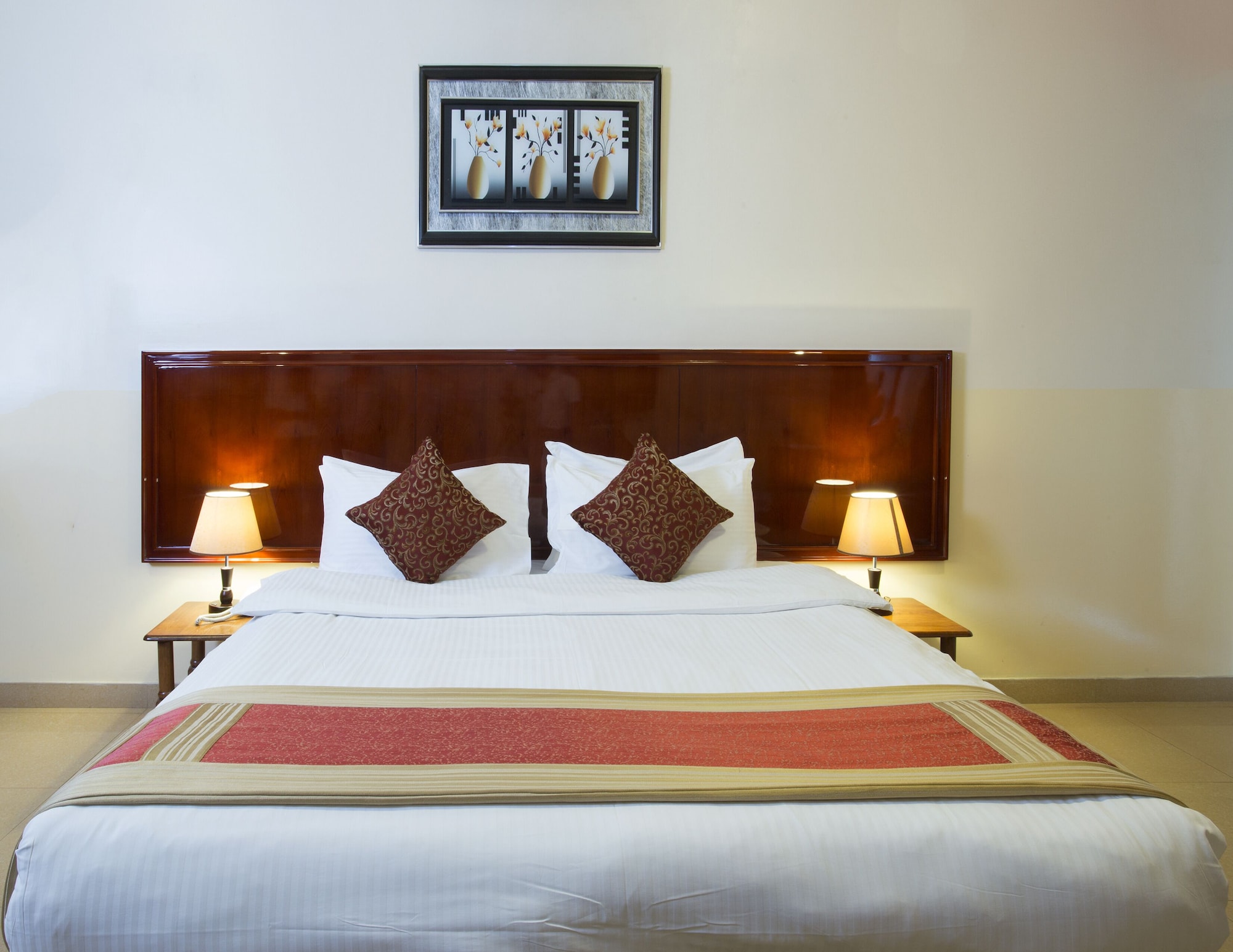 2 Bedrooms, Suite, 4 Beds, Safeer Plaza Hotel 2/2