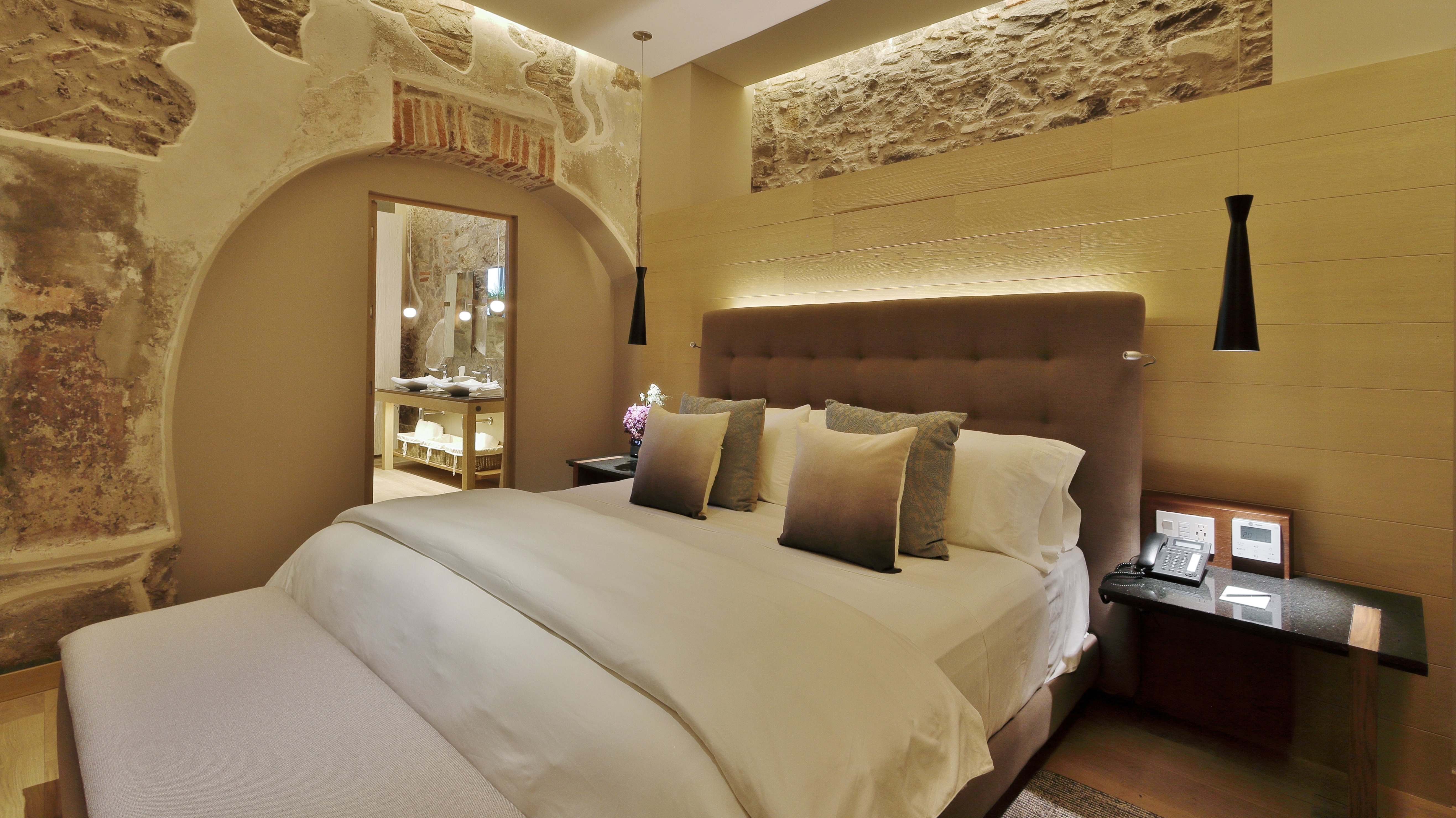 Deluxe, Suite