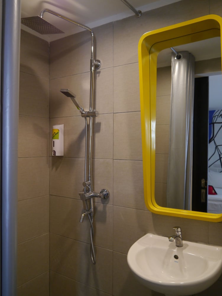 Dash Box Hotel Cyberjaya 47/48