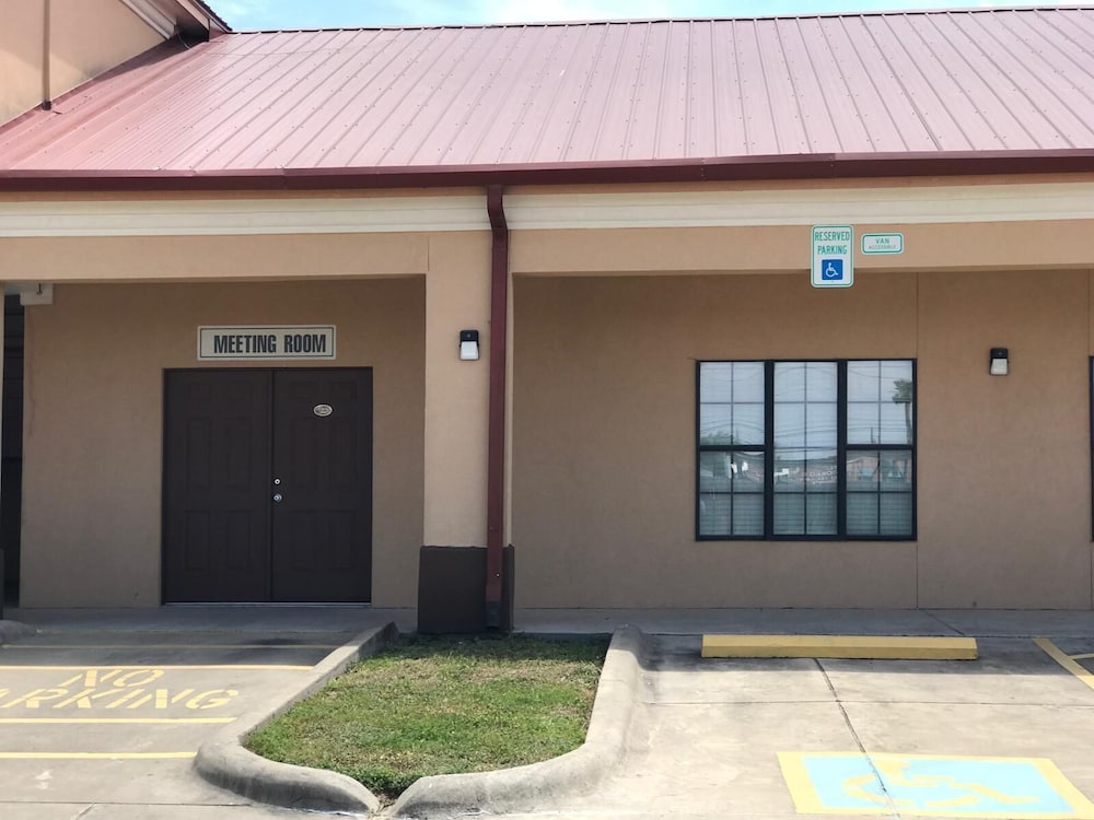 Texas Inn and Suites at La Joya 2/46